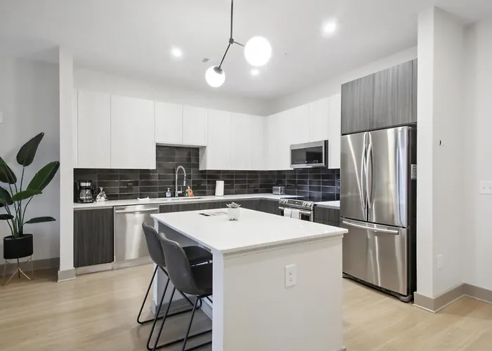 West Midtown Penthouse 2 Bdrm