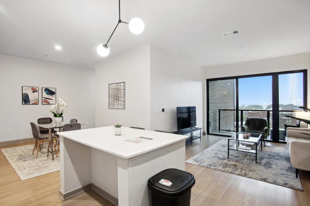 West Midtown Penthouse 2 Bdrm Appartement