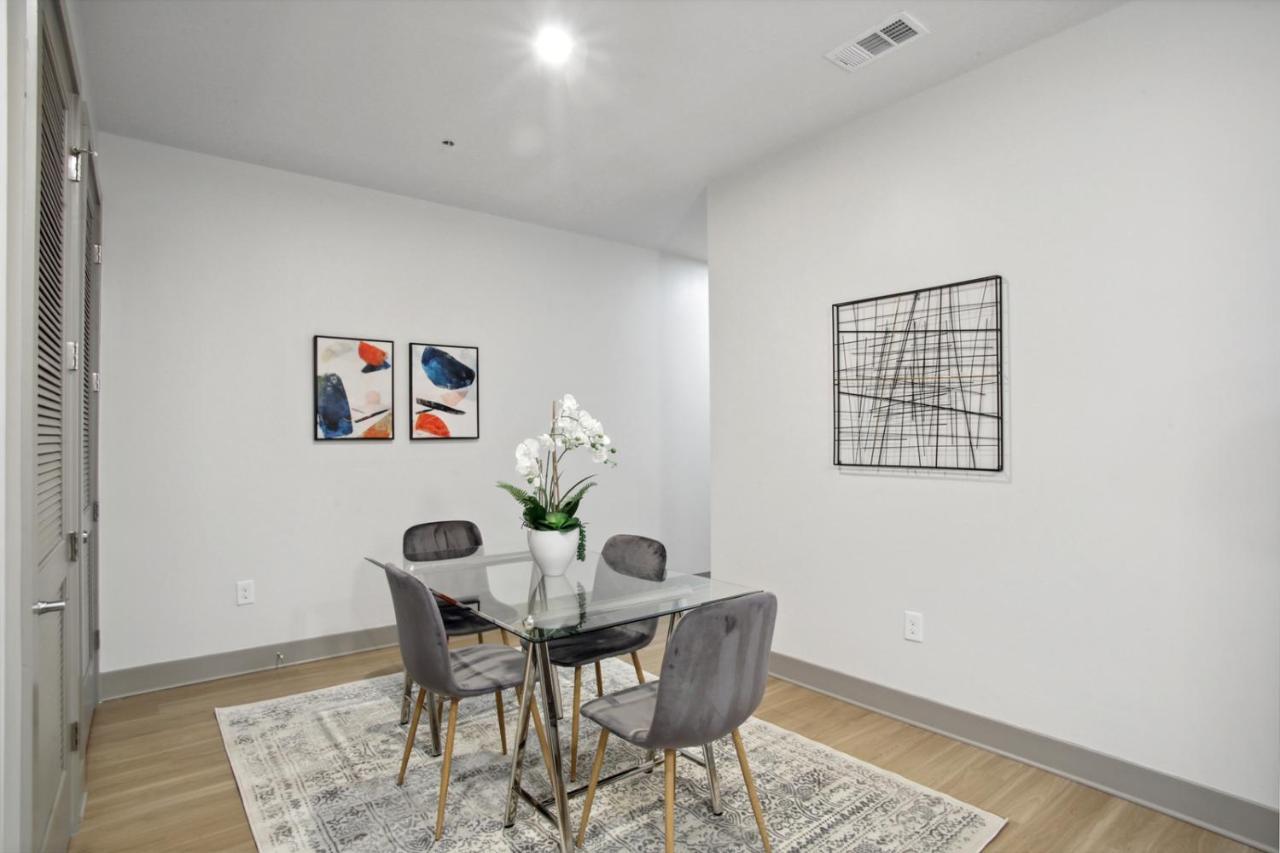 West Midtown Penthouse 2 Bdrm Appartement *