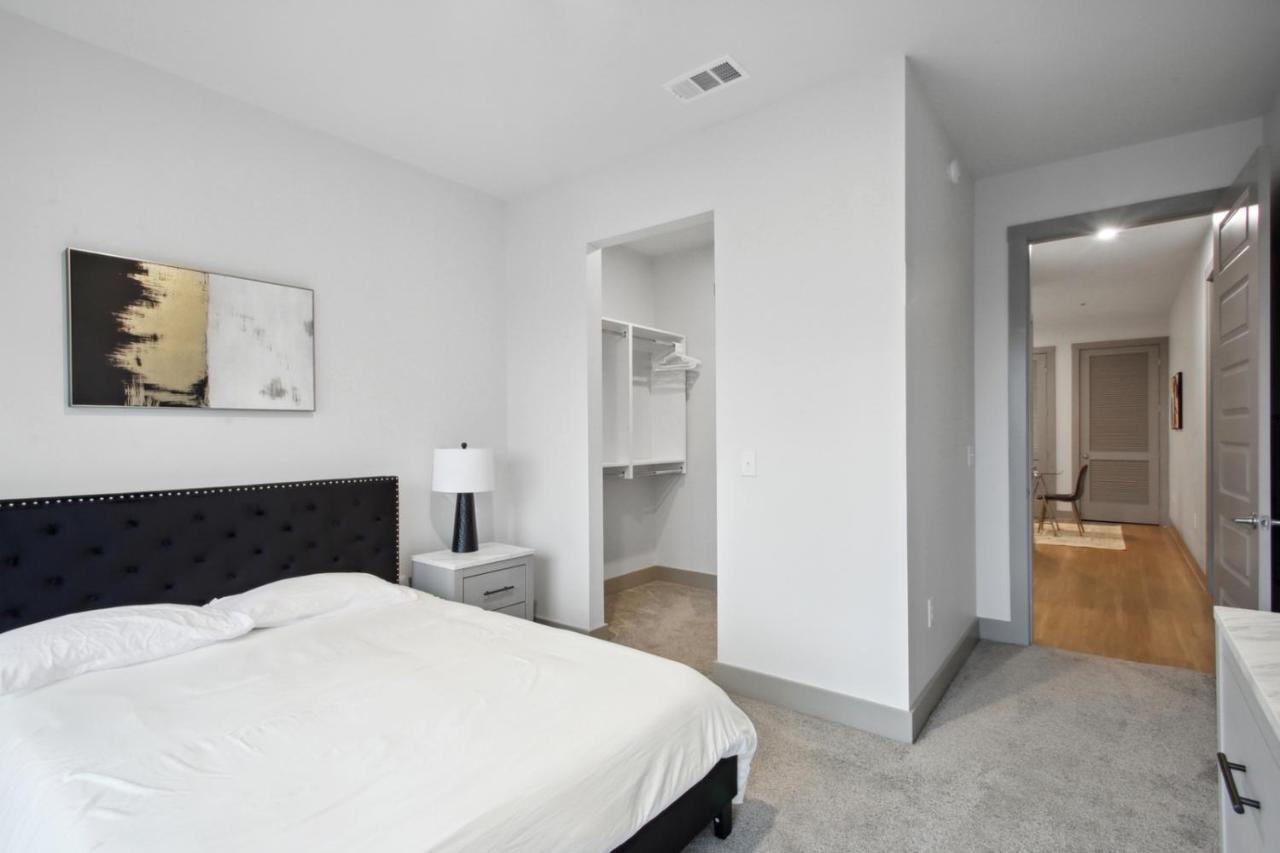 West Midtown Penthouse 2 Bdrm Appartement