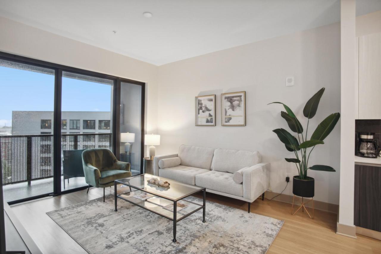West Midtown Penthouse 2 Bdrm